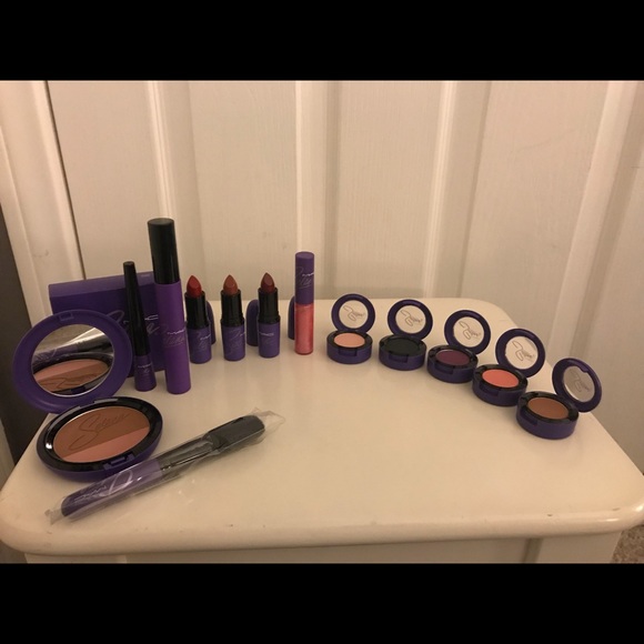 MAC Selena Collection - Picture 2 of 5